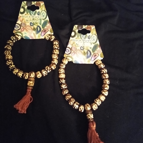 Beaded bracelets with tassle - Picture 3 of 5